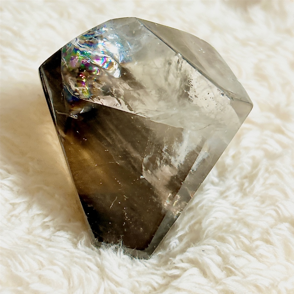 12月のピックアップストーン【レインボーファントム・スモーキークォーツ】